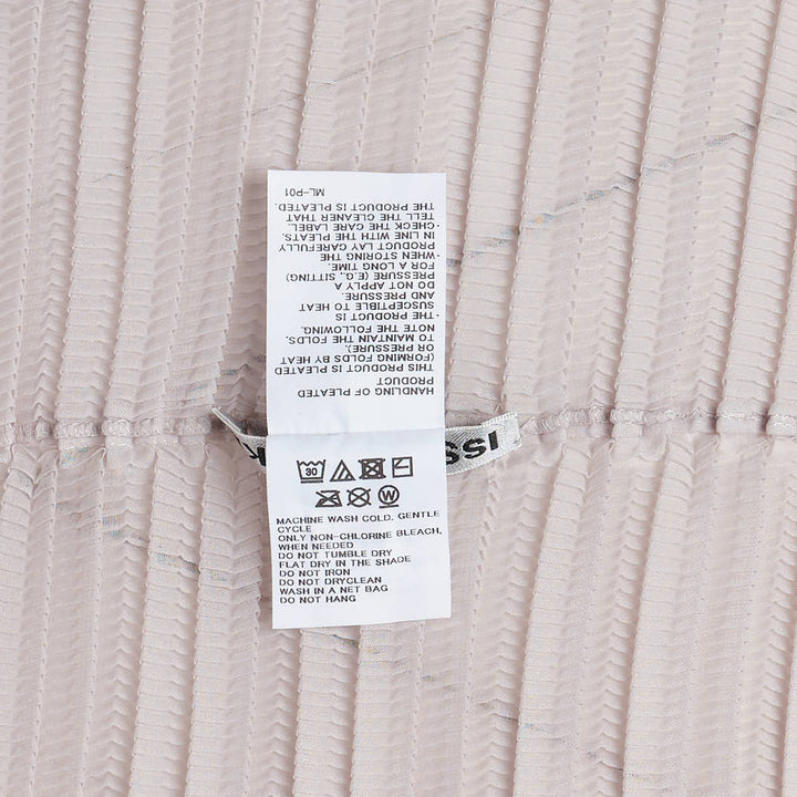 ISSEY MIYAKE Jiggly Pleated Cardigan – Available at Club 21, Official Retailer in Singapore, Malaysia & Thailand with Global Shipping Online