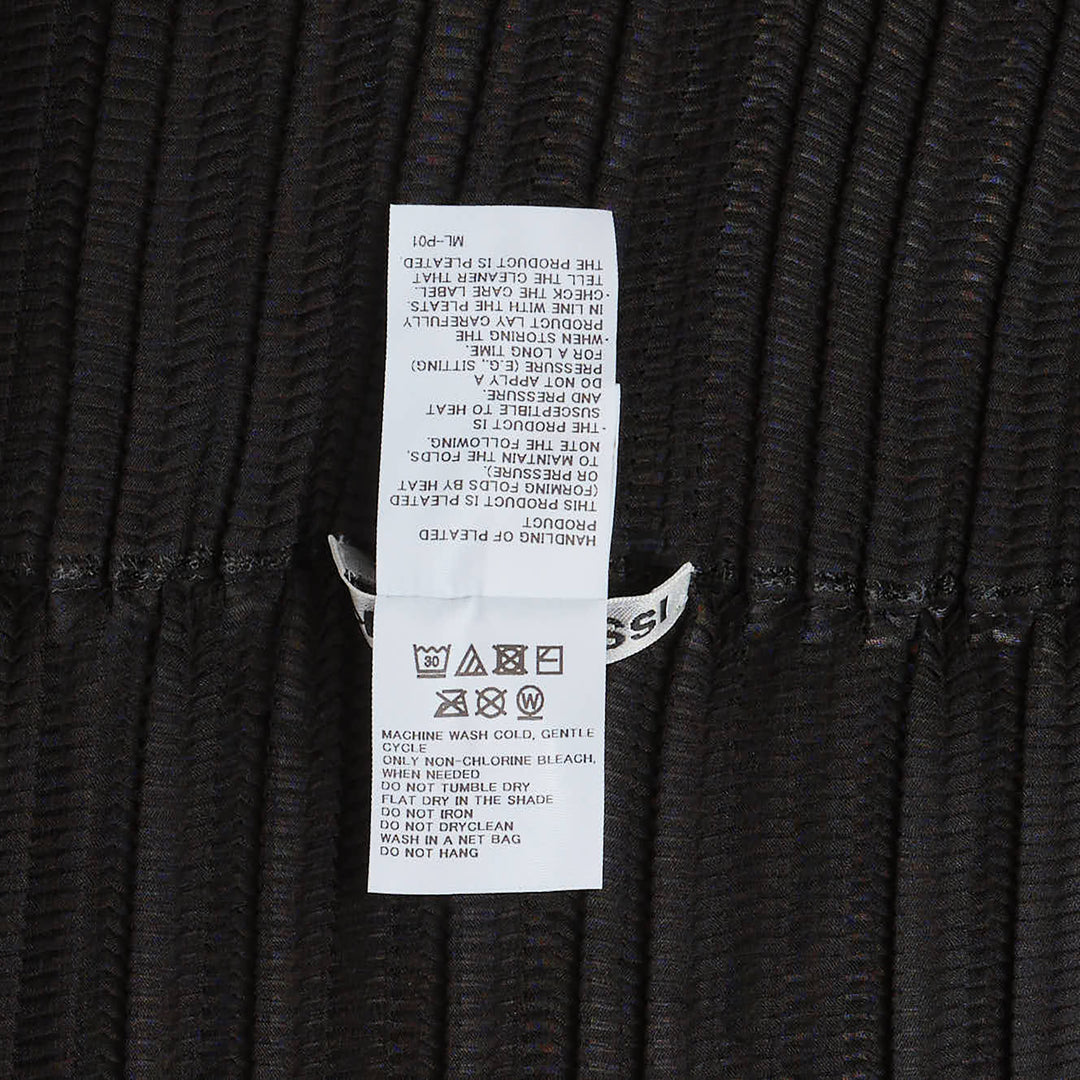 ISSEY MIYAKE Jiggly Pleated Top – Available at Club 21, Official Retailer in Singapore, Malaysia & Thailand with Global Shipping Online