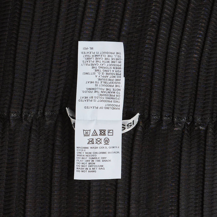 ISSEY MIYAKE Jiggly Pleated Top – Available at Club 21, Official Retailer in Singapore, Malaysia & Thailand with Global Shipping Online