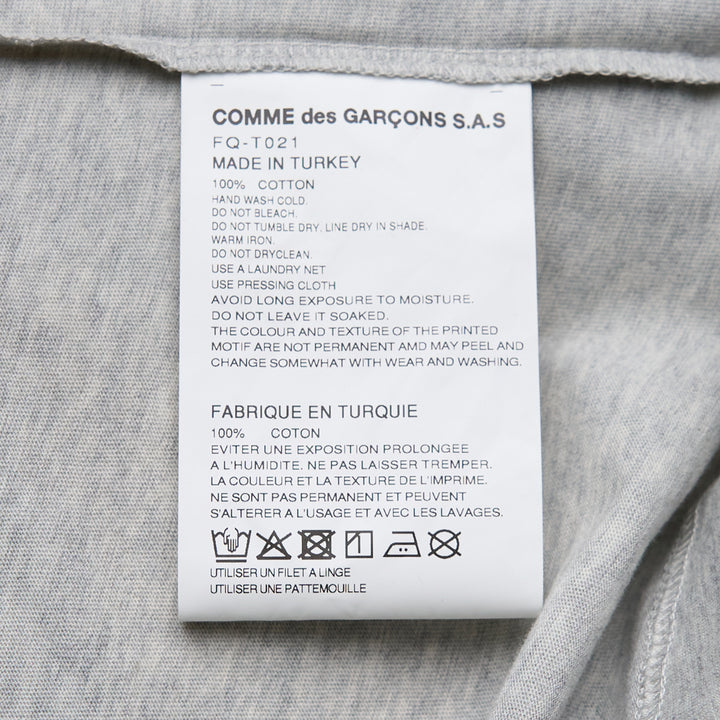 COMME des GARCONS SHIRT Graphic T-Shirt – Available at Club 21, Official Retailer in Singapore, Malaysia & Thailand with Global Shipping Online