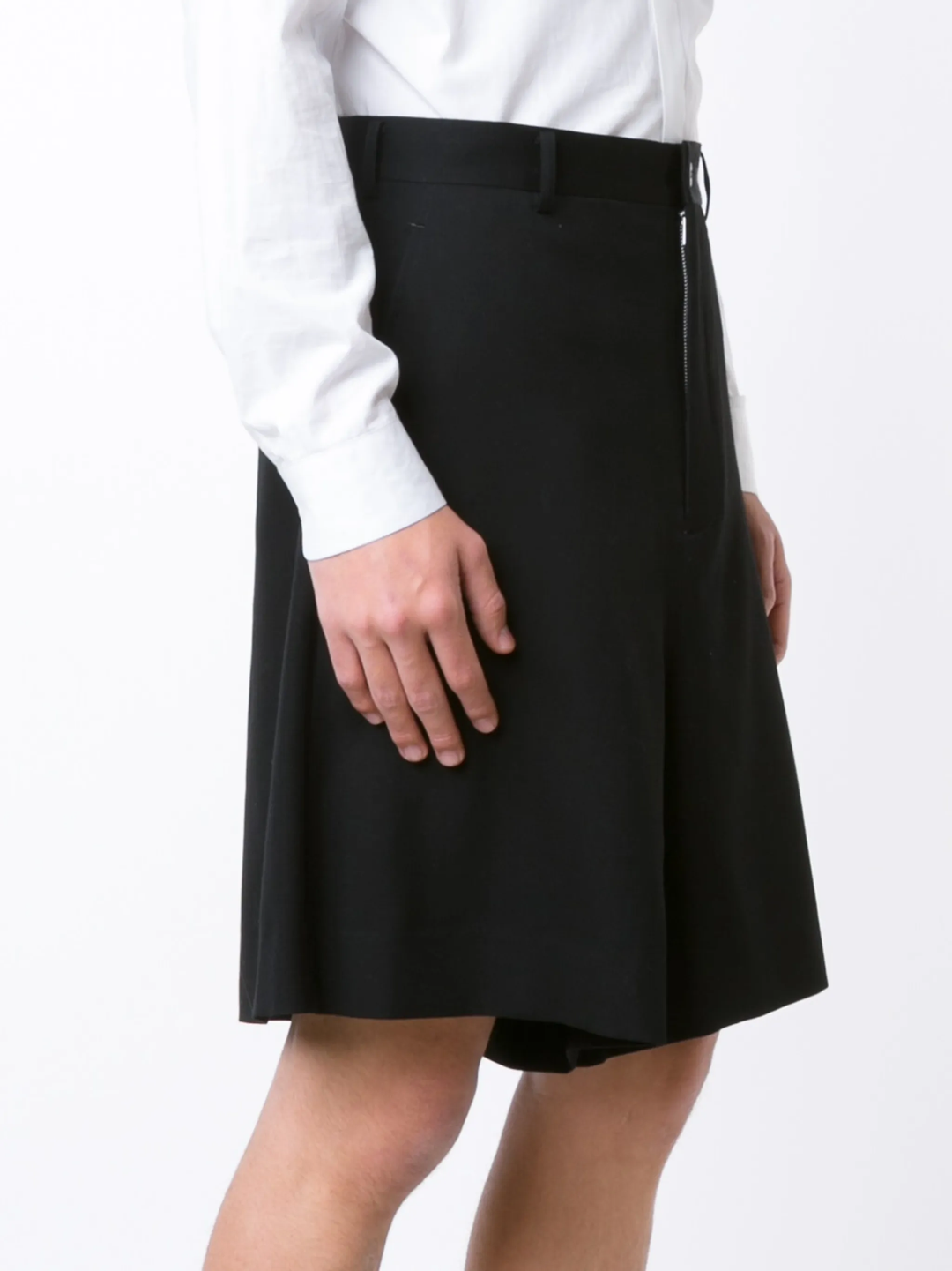 Wool Gabardine Volumized Short