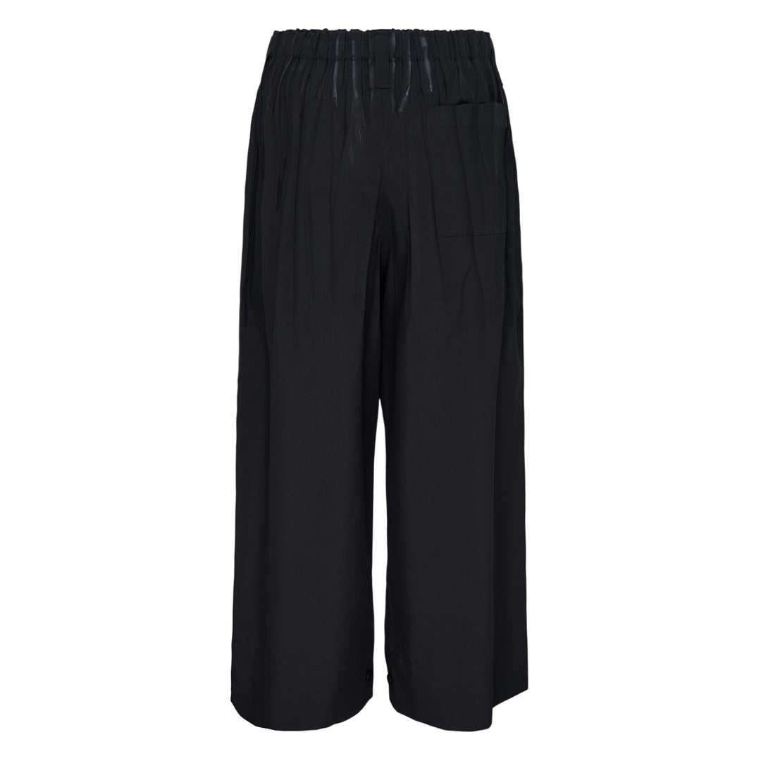 IM MEN Waft Woven Pants – Available at Club 21, Official Retailer in Singapore, Malaysia & Thailand with Global Shipping Online