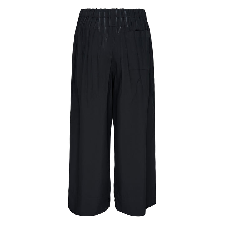 IM MEN Waft Woven Pants – Available at Club 21, Official Retailer in Singapore, Malaysia & Thailand with Global Shipping Online