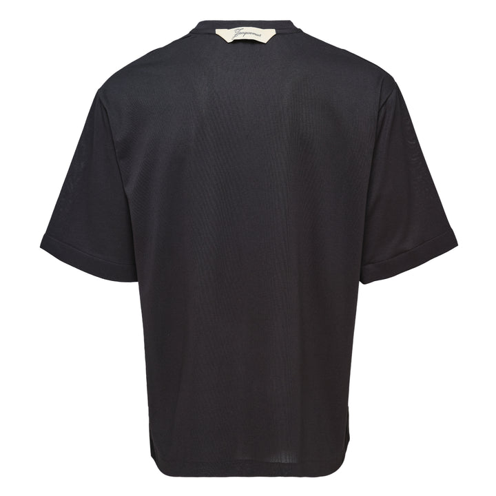 Jacquemus T-Shirt – Available at Club 21, Official Retailer in Singapore, Malaysia & Thailand with Global Shipping Online