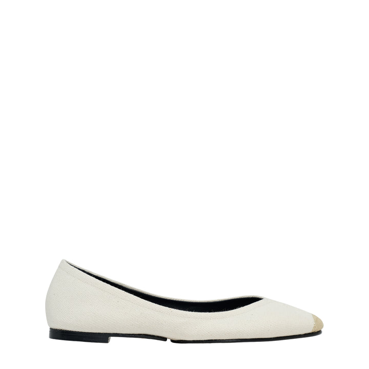 JACQUEMUS Les Ballerines Ovalo Flat Shoes – Available at Club 21, Official Retailer in Singapore, Malaysia & Thailand with Global Shipping Online
