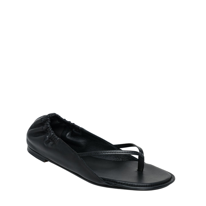 JACQUEMUS Flat Sandals – Available at Club 21, Official Retailer in Singapore, Malaysia & Thailand with Global Shipping Online