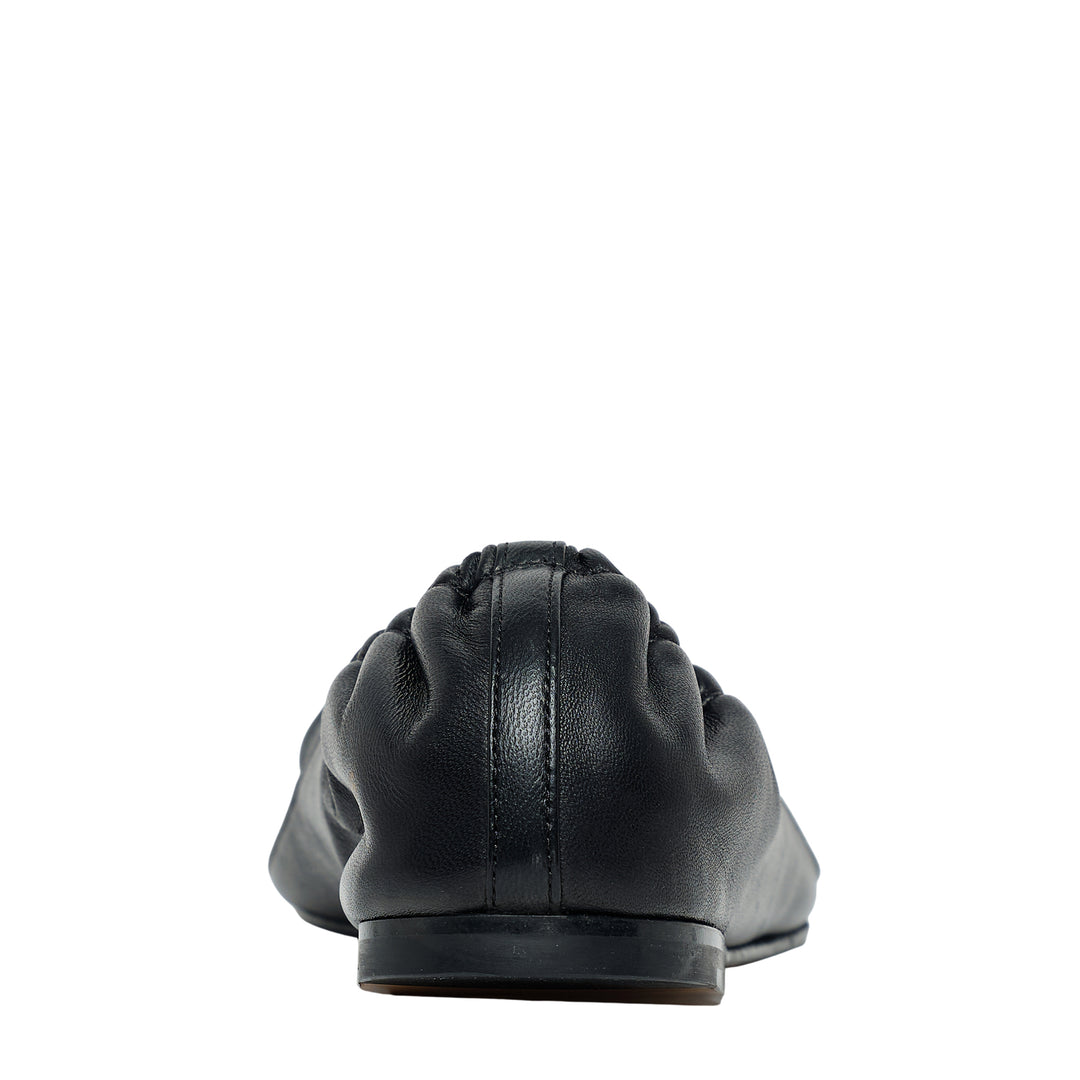 JACQUEMUS Flat Sandals – Available at Club 21, Official Retailer in Singapore, Malaysia & Thailand with Global Shipping Online