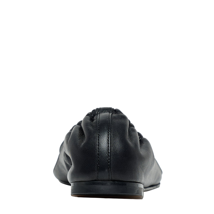 JACQUEMUS Flat Sandals – Available at Club 21, Official Retailer in Singapore, Malaysia & Thailand with Global Shipping Online