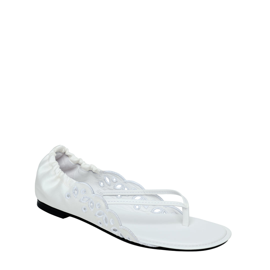 Jacquemus Flat Sandals – Available at Club 21, Official Retailer in Singapore, Malaysia & Thailand with Global Shipping Online