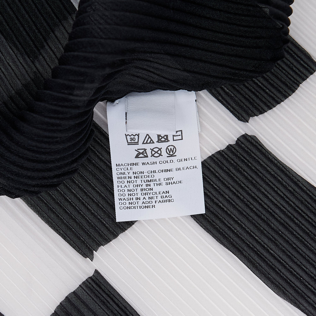 Diamond Pleats Stole