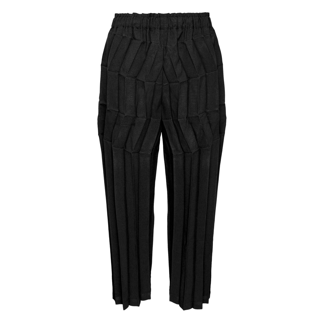 me ISSEY MIYAKE Zig Zag Pleats Pants – Available at Club 21, Official Retailer in Singapore, Malaysia & Thailand with Global Shipping Online