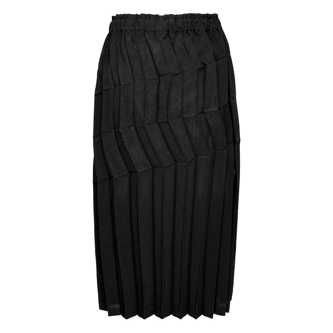 me ISSEY MIYAKE Zig Zag Pleats Skirt – Available at Club 21, Official Retailer in Singapore, Malaysia & Thailand with Global Shipping Online