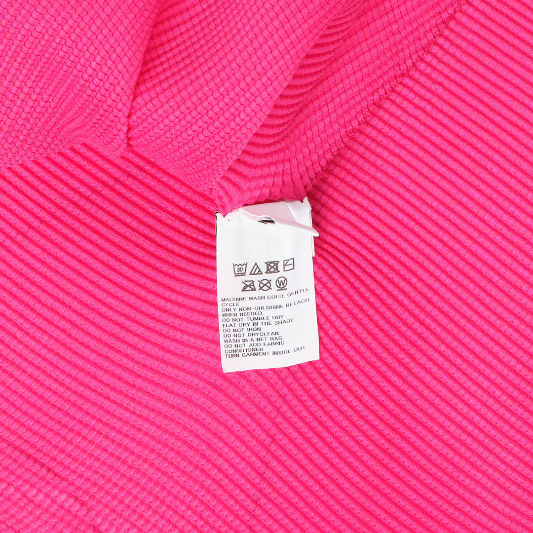 me ISSEY MIYAKE Dolman Stretch Pleated 1 Crop Top – Available at Club 21, Official Retailer in Singapore, Malaysia & Thailand with Global Shipping Online