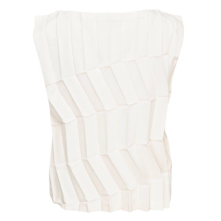 me ISSEY MIYAKE Zig Zag Pleats Tank Top – Available at Club 21, Official Retailer in Singapore, Malaysia & Thailand with Global Shipping Online