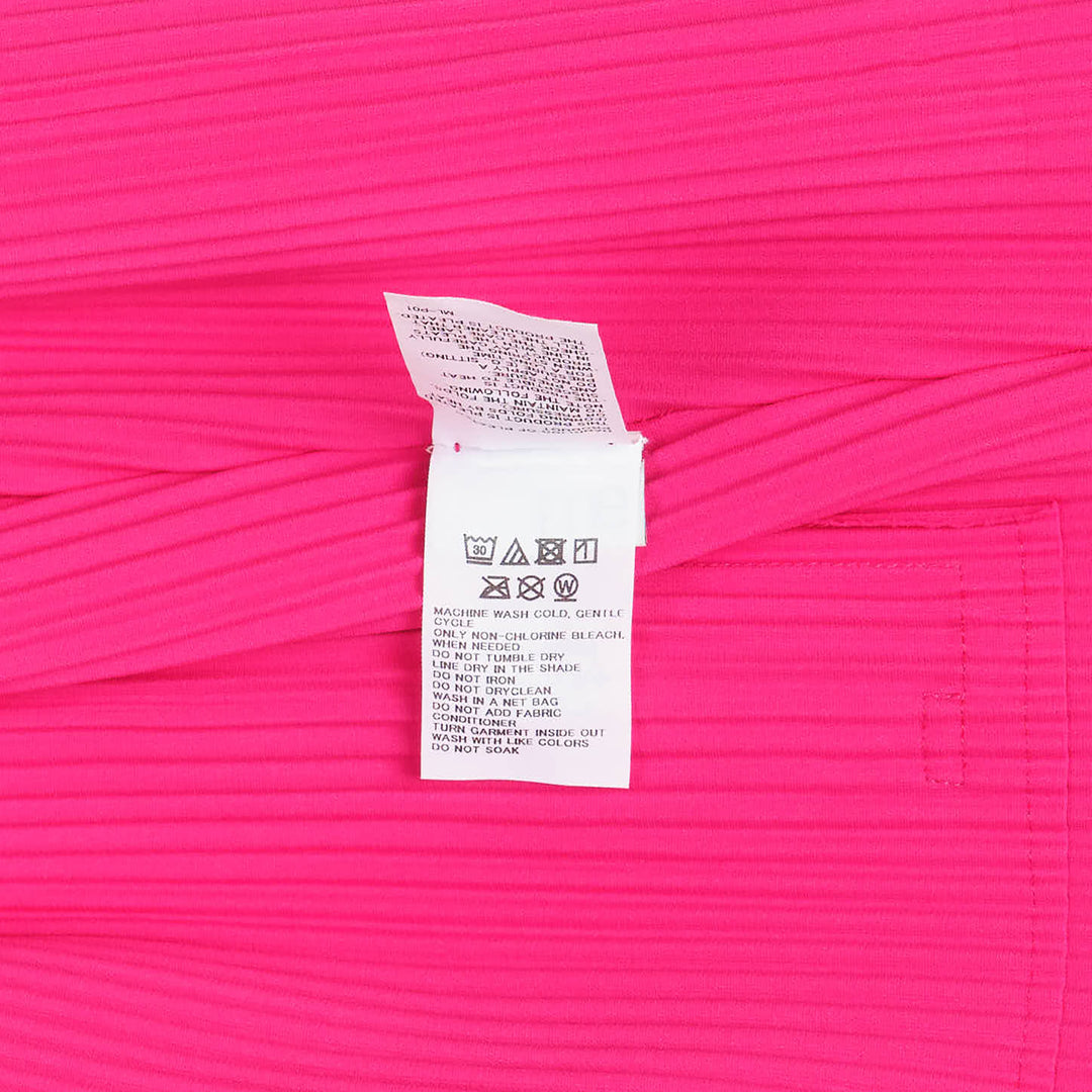 me ISSEY MIYAKE Flare Pleated Vest – Available at Club 21, Official Retailer in Singapore, Malaysia & Thailand with Global Shipping Online