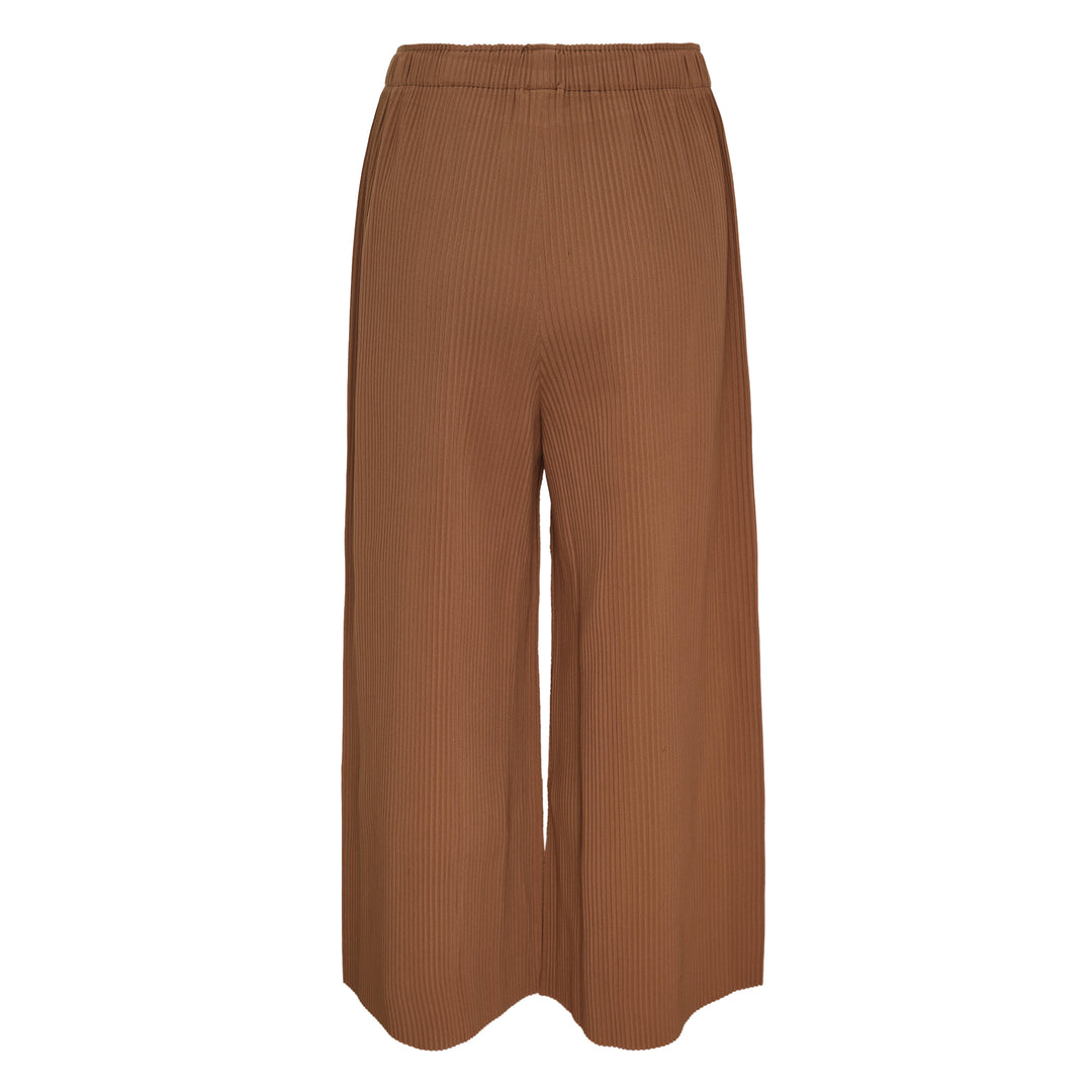 me ISSEY MIYAKE Fine Knit Pleated 2 Wide Pants – Available at Club 21, Official Retailer in Singapore, Malaysia & Thailand with Global Shipping Online