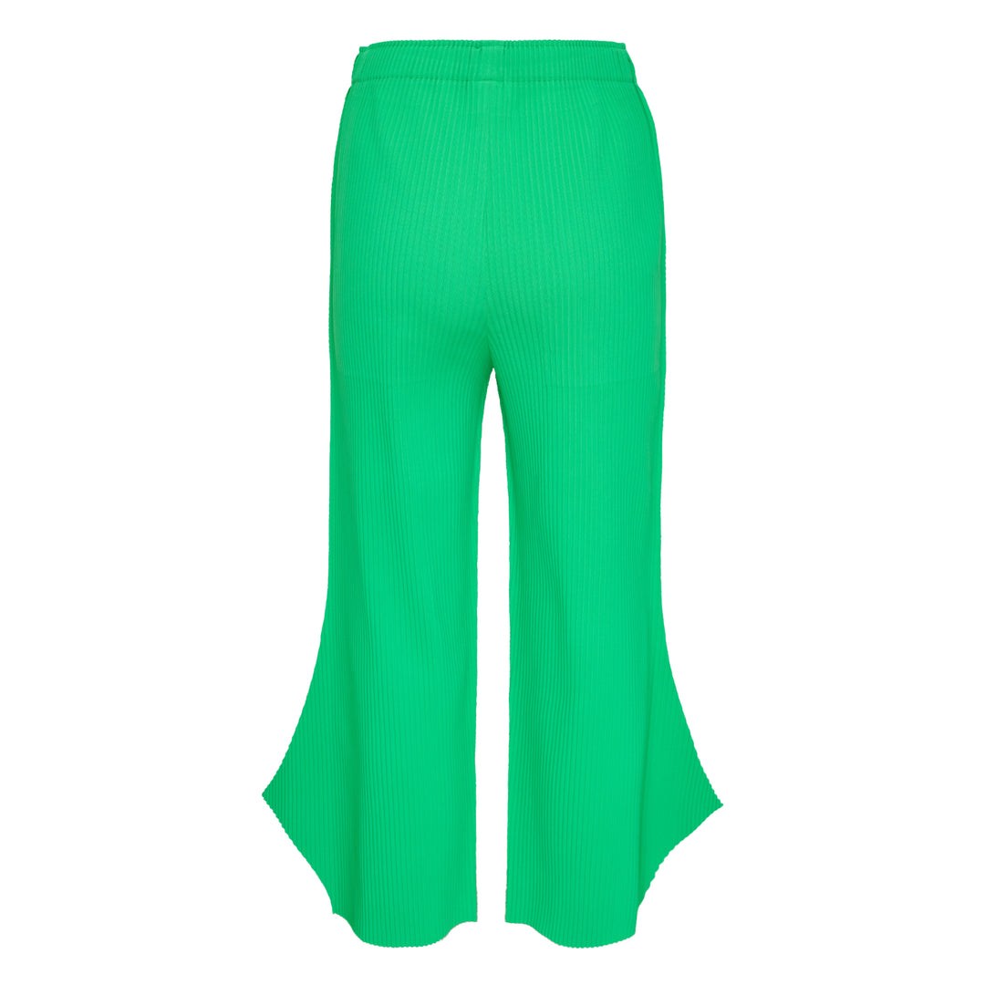 me ISSEY MIYAKE Fine Knit Pleated 2 Pants – Available at Club 21, Official Retailer in Singapore, Malaysia & Thailand with Global Shipping Online