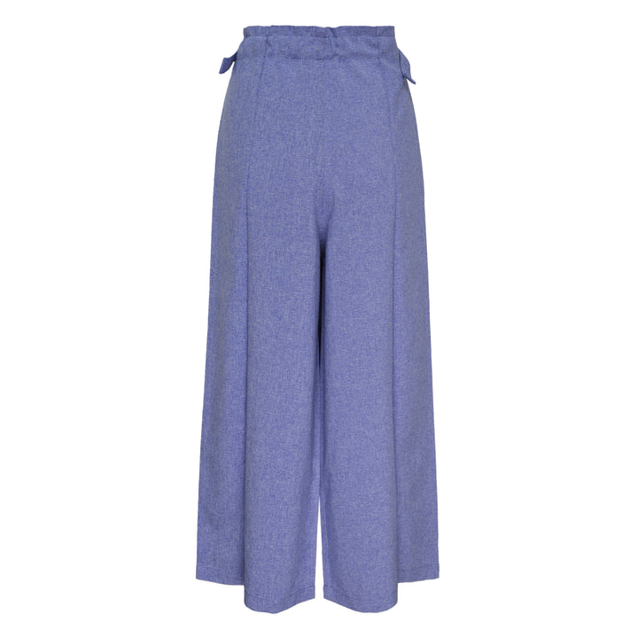 me ISSEY MIYAKE Flat Bottom Long Pants – Available at Club 21, Official Retailer in Singapore, Malaysia & Thailand with Global Shipping Online