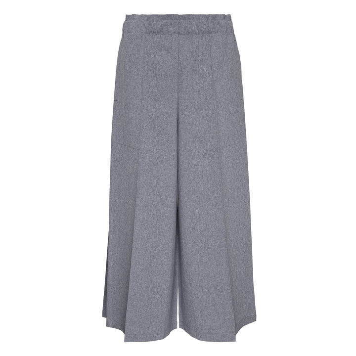 me ISSEY MIYAKE Flat Bottom Long Pants – Available at Club 21, Official Retailer in Singapore, Malaysia & Thailand with Global Shipping Online