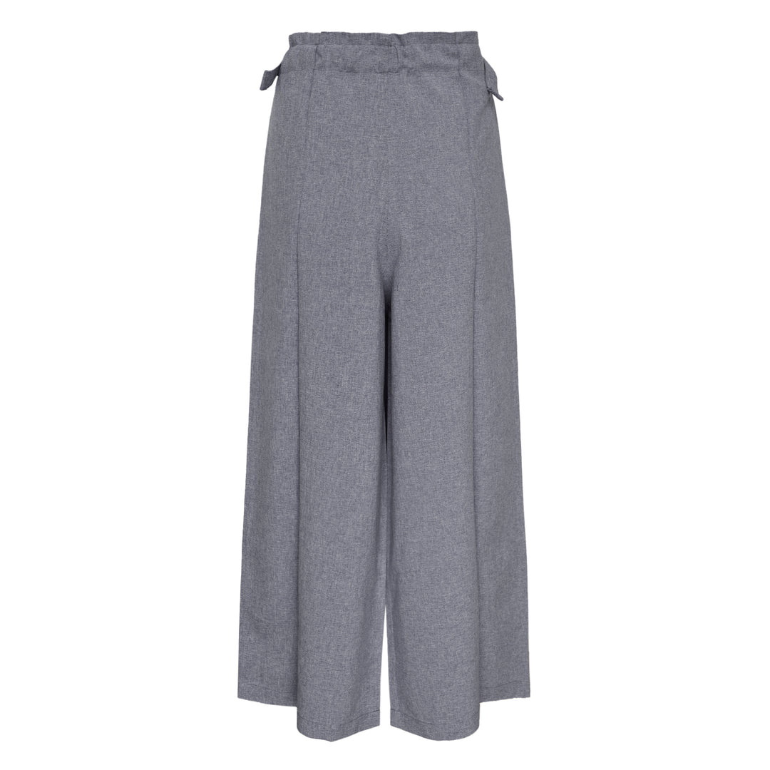 me ISSEY MIYAKE Flat Bottom Long Pants – Available at Club 21, Official Retailer in Singapore, Malaysia & Thailand with Global Shipping Online