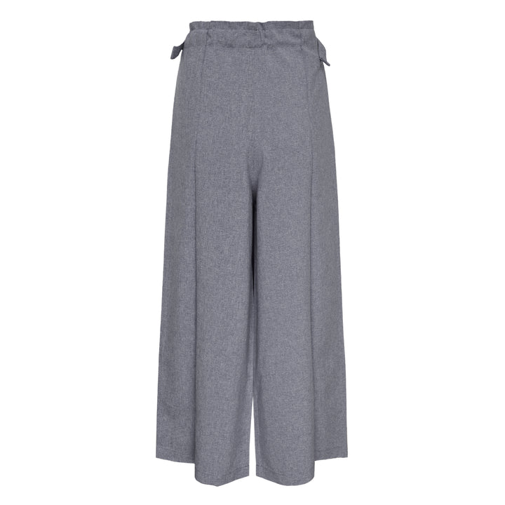 me ISSEY MIYAKE Flat Bottom Long Pants – Available at Club 21, Official Retailer in Singapore, Malaysia & Thailand with Global Shipping Online