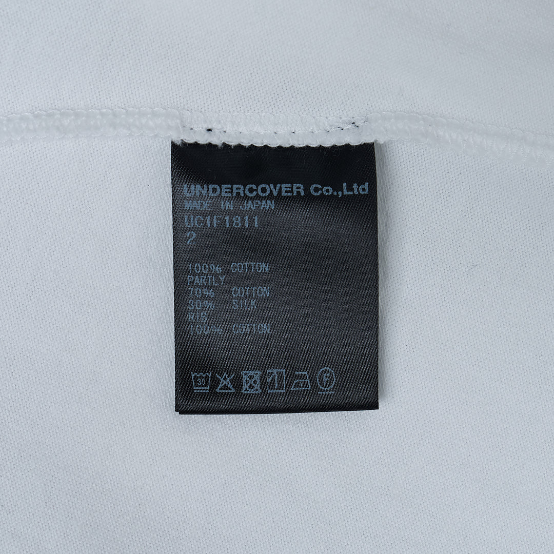 UNDERCOVER Curve Seam V-Neck Tee – Available at Club 21, Official Retailer in Singapore, Malaysia & Thailand with Global Shipping Online