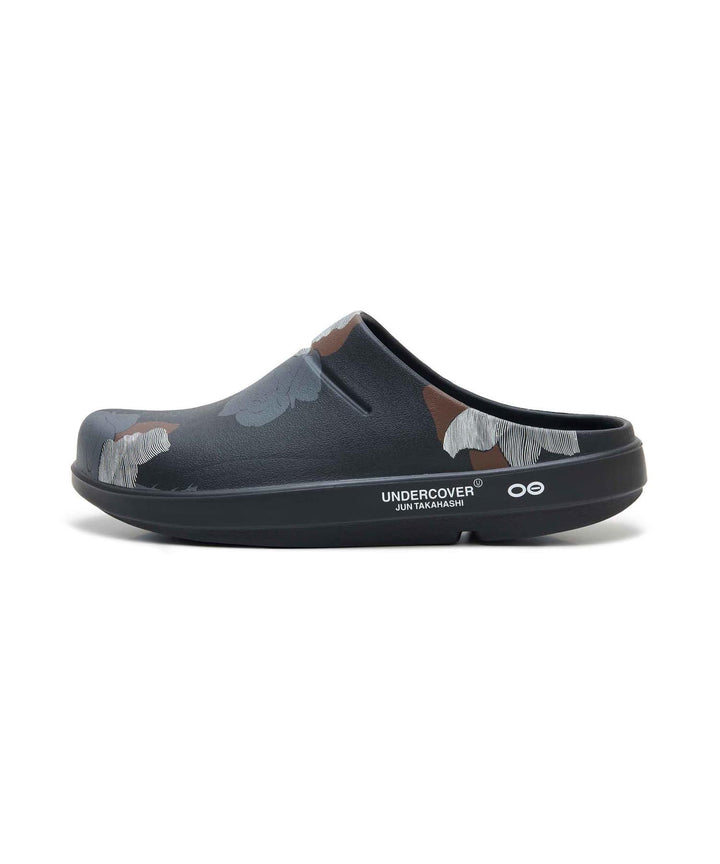 UNDERCOVER x OOFOS Printed Slip On Clogs – Available at Club 21, Official Retailer in Singapore, Malaysia & Thailand with Global Shipping Online