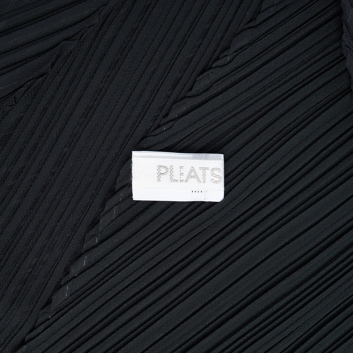 PLEATS PLEASE ISSEY MIYAKE Basic Scarf – Available at Club 21, Official Retailer in Singapore, Malaysia & Thailand with Global Shipping Online