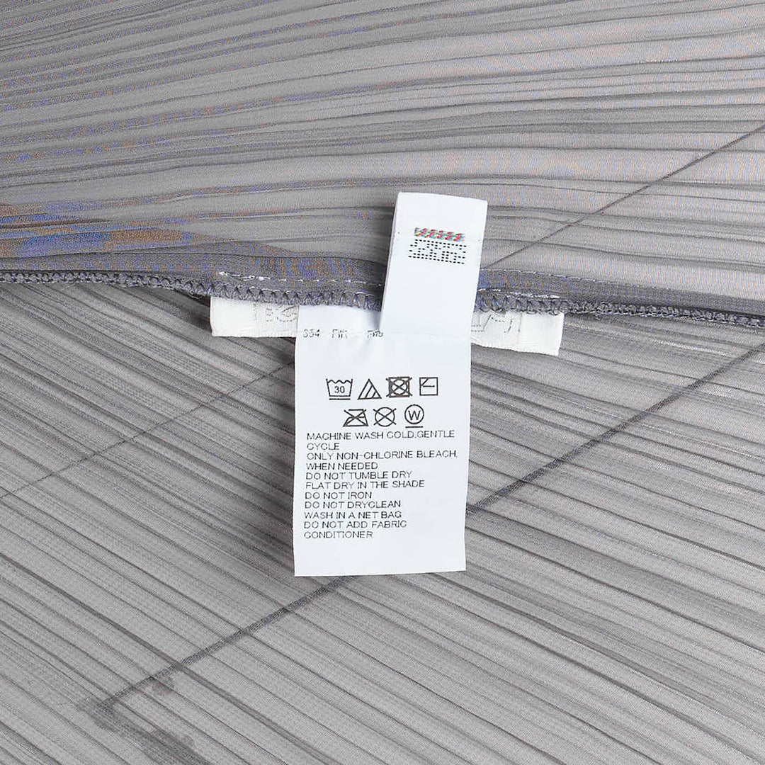 PLEATS PLEASE ISSEY MIYAKE Basic Madame-T Small Pleated Scarf – Available at Club 21, Official Retailer in Singapore, Malaysia & Thailand with Global Shipping Online