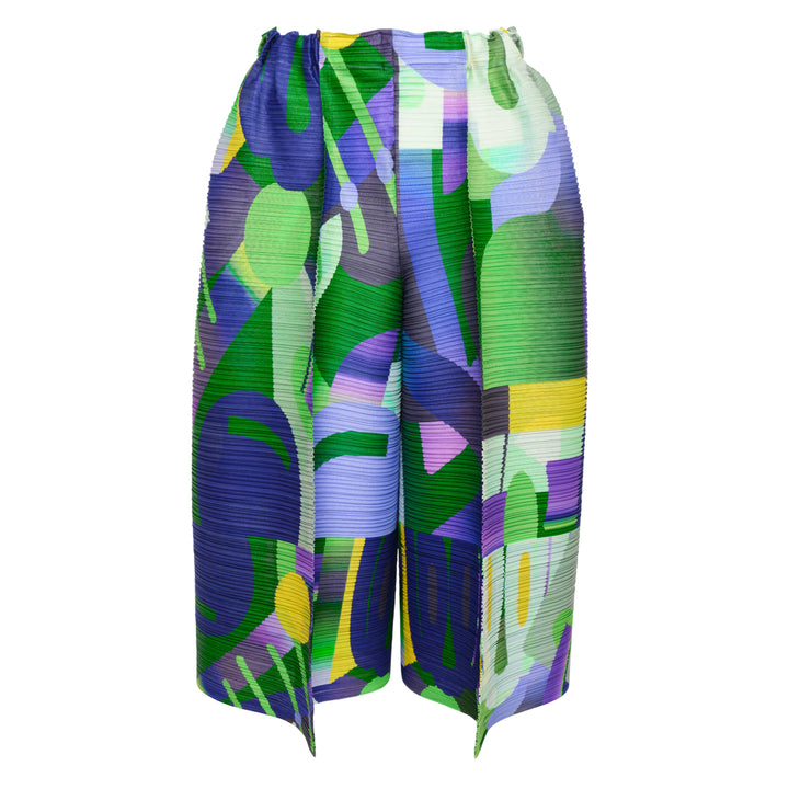 PLEATS PLEASE ISSEY MIYAKE Playground Pleated Shorts – Available at Club 21, Official Retailer in Singapore, Malaysia & Thailand with Global Shipping Online