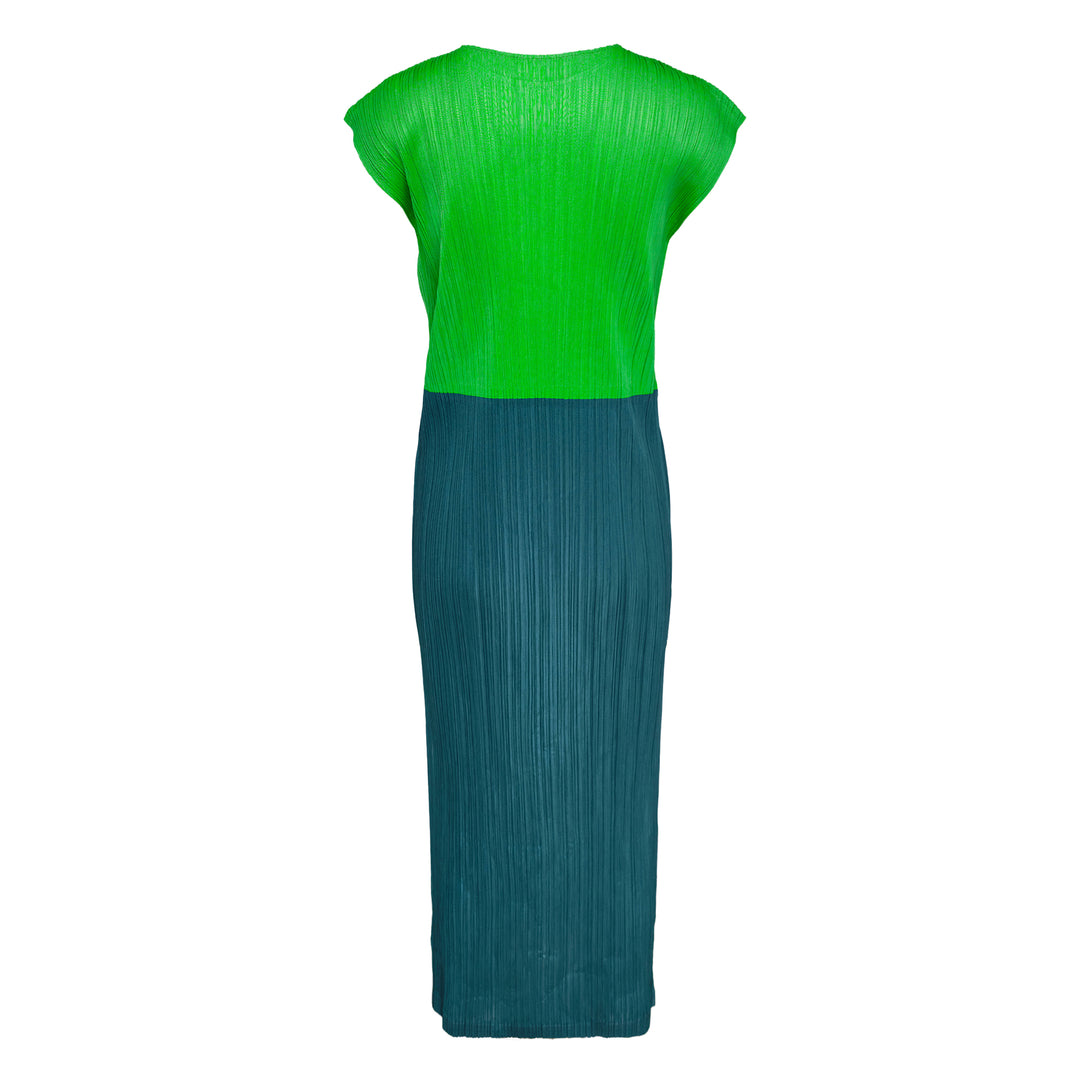 Pleats Please Issey Miyake Swing Dress – Available at Club 21, Official Retailer in Singapore, Malaysia & Thailand with Global Shipping Online