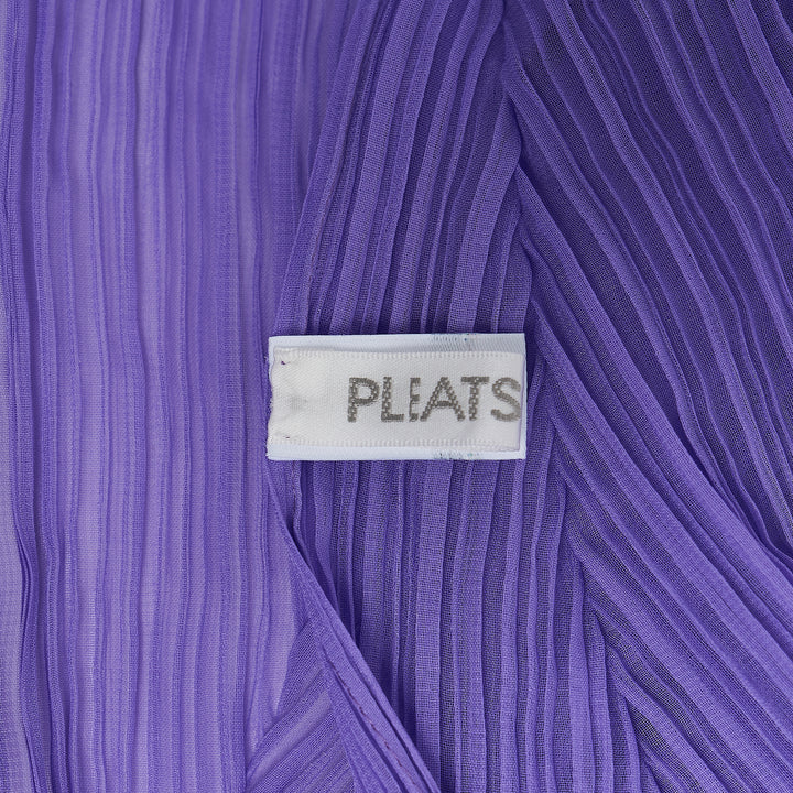 PLEATS PLEASE ISSEY MIYAKE Zigzag Scarf – Available at Club 21, Official Retailer in Singapore, Malaysia & Thailand with Global Shipping Online