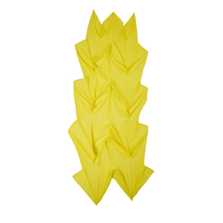 PLEATS PLEASE ISSEY MIYAKE Zigzag Scarf – Available at Club 21, Official Retailer in Singapore, Malaysia & Thailand with Global Shipping Online