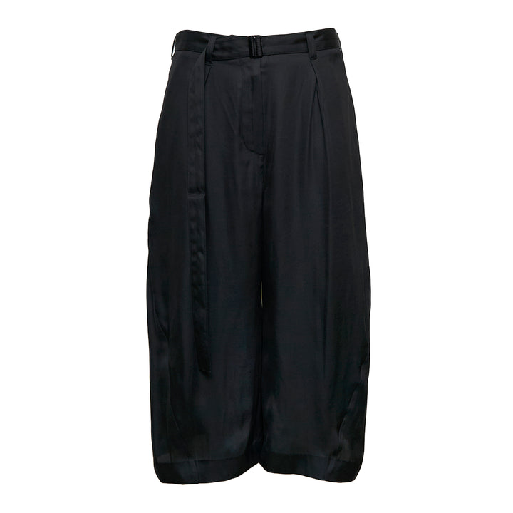 YCH Belted Loose Bermuda Pants – Available at Club 21, Official Retailer in Singapore, Malaysia & Thailand with Global Shipping Online