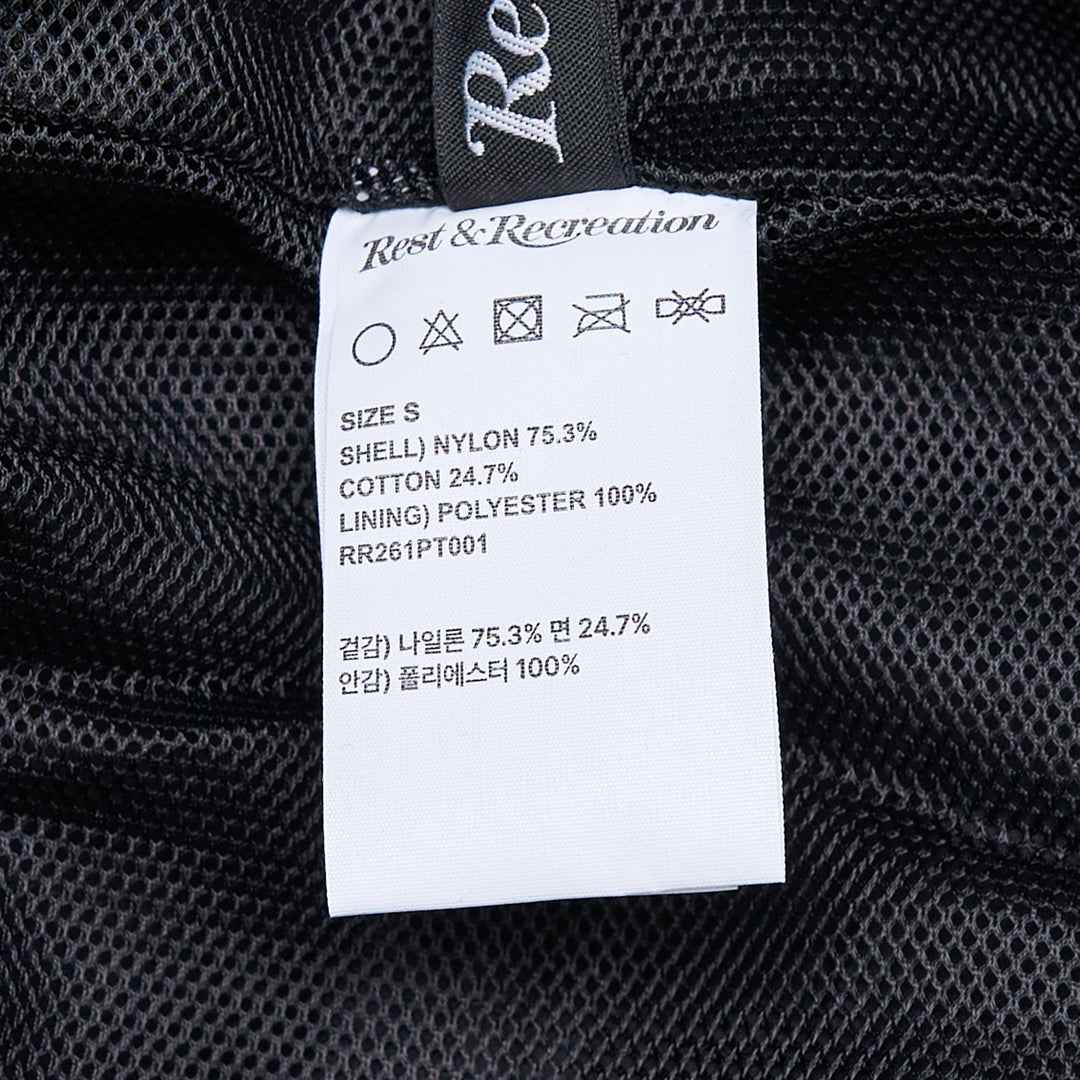 Rest&Recreation Button Easy Shorts – Available at Club 21, Official Retailer in Singapore, Malaysia & Thailand with Global Shipping Online