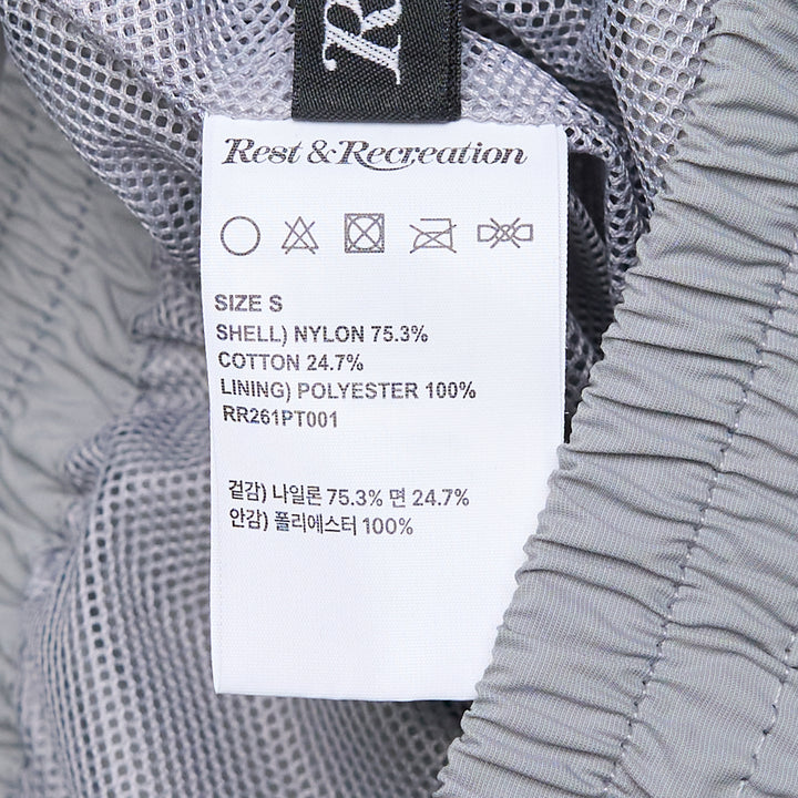 Rest&Recreation Button Easy Shorts – Available at Club 21, Official Retailer in Singapore, Malaysia & Thailand with Global Shipping Online