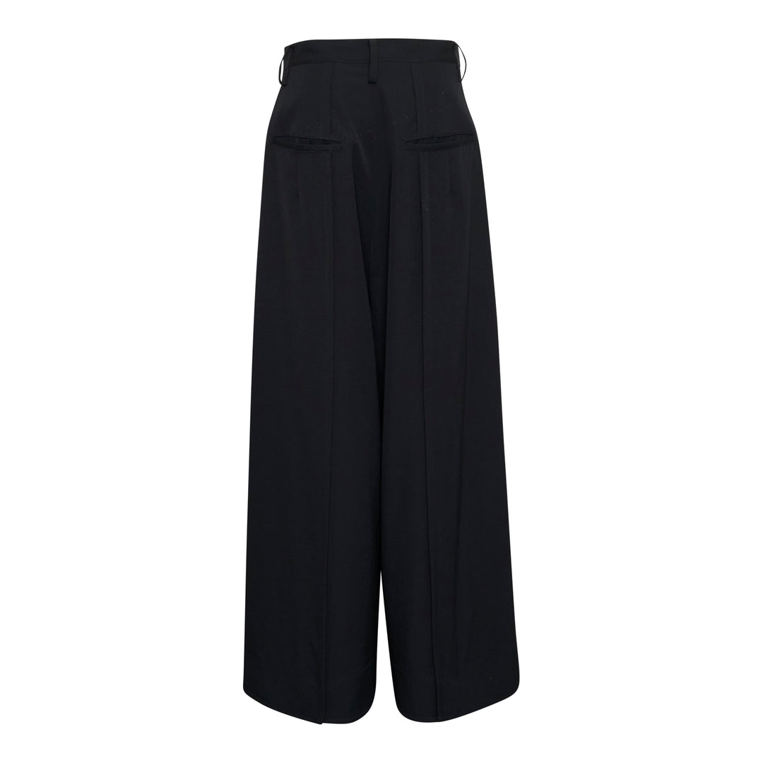 Backside Tuck Baggy Pants