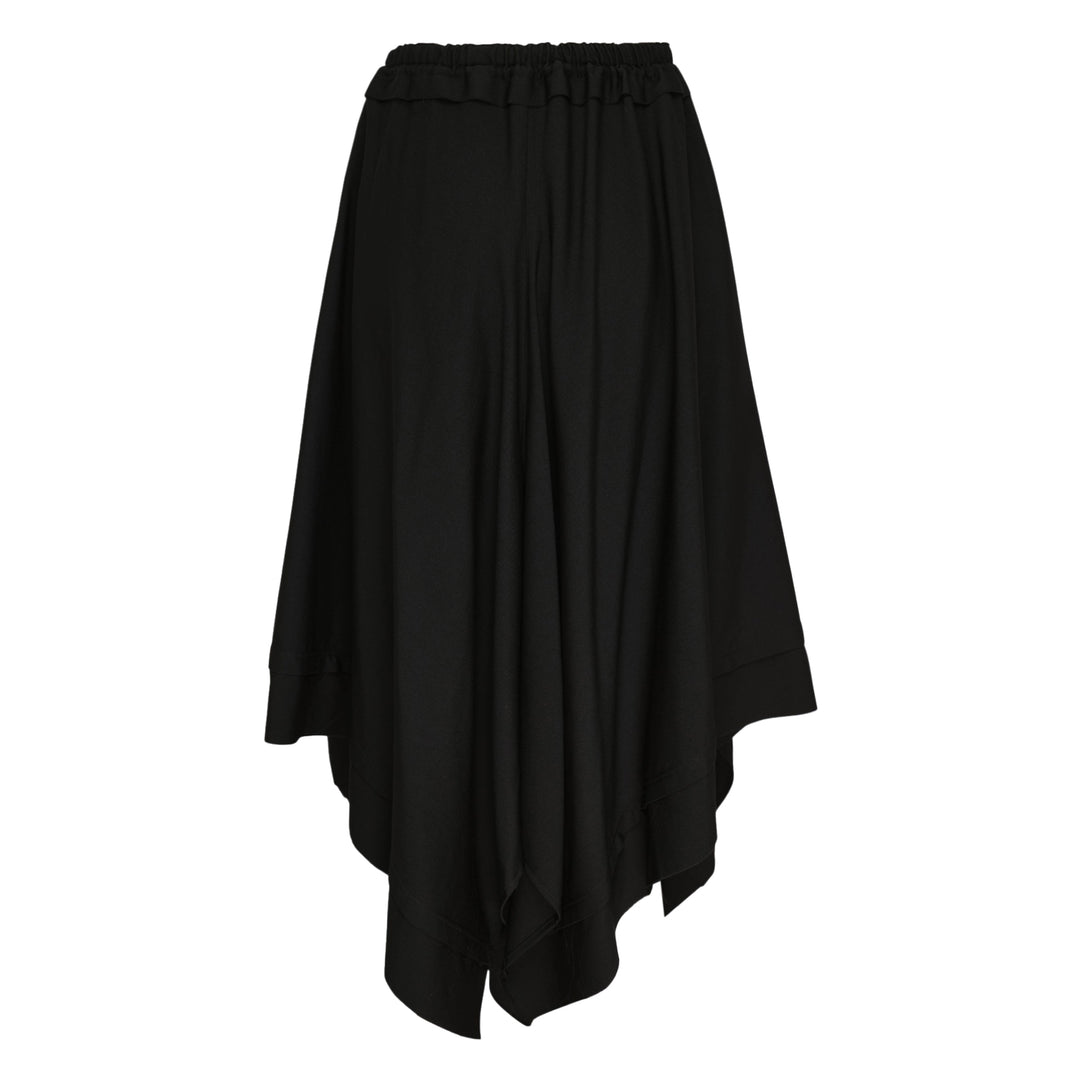 Asymmetric Moving Skirt