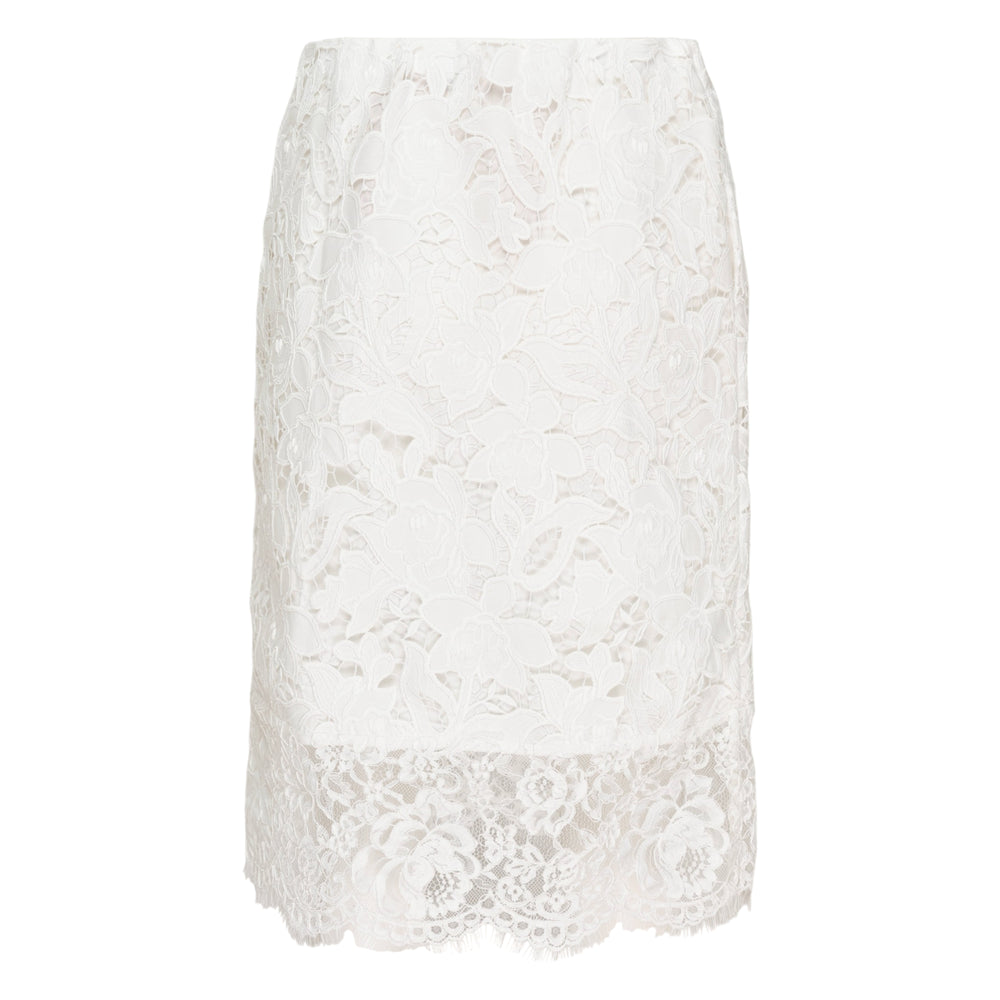 N°21 black floral guipure lace pencil skirt with scalloped Chantilly lace hem trim and elasticated waistband, flat lay on white background