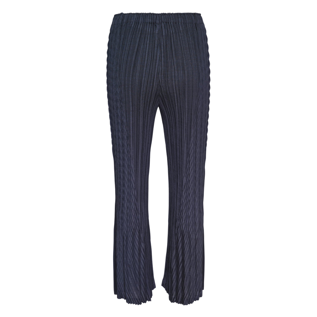 Unfurling Pleats