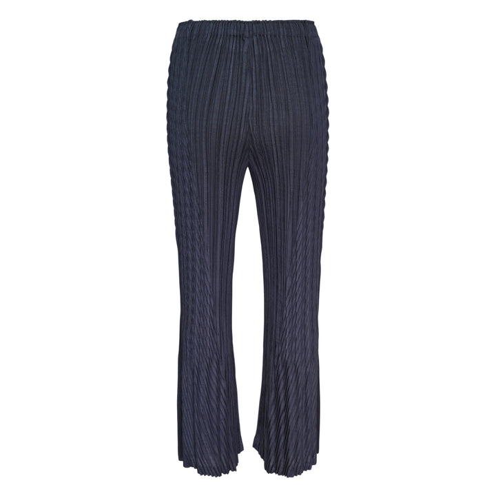 Unfurling Pleats