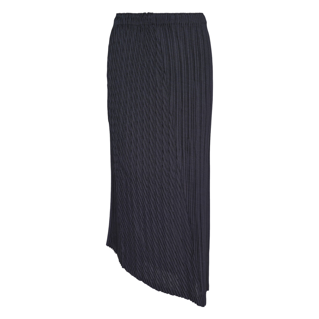 Unfurling Pleats