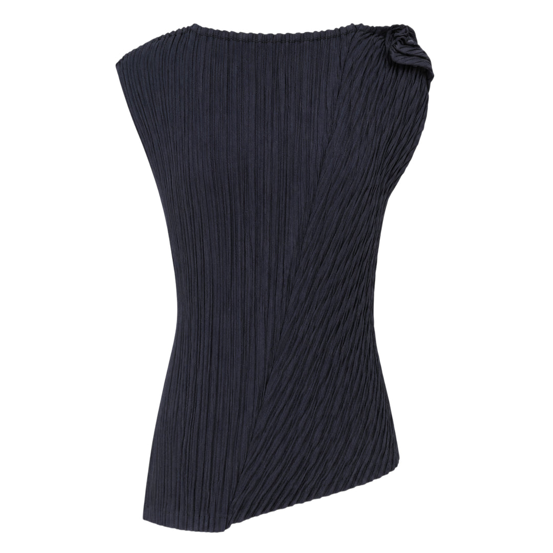 Unfurling Pleats
