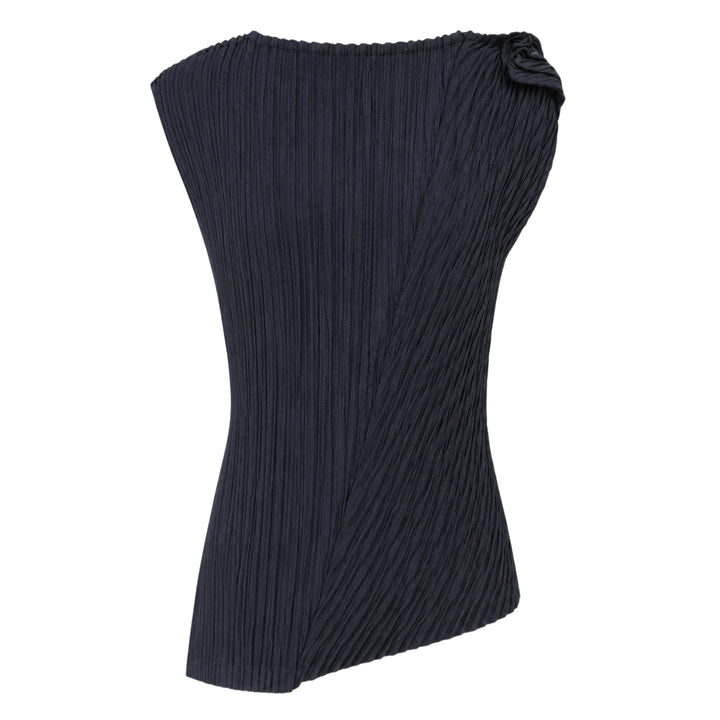 Unfurling Pleats