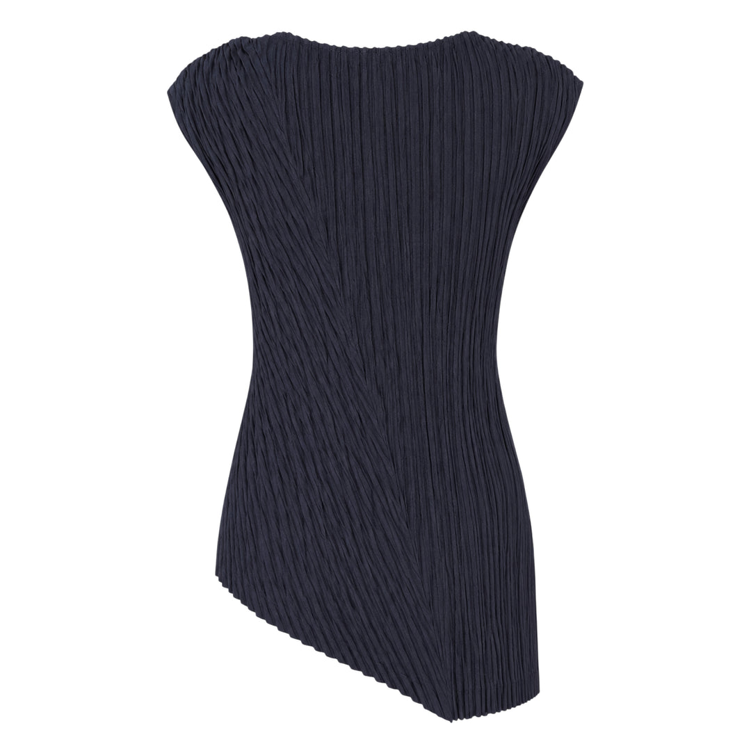 Unfurling Pleats