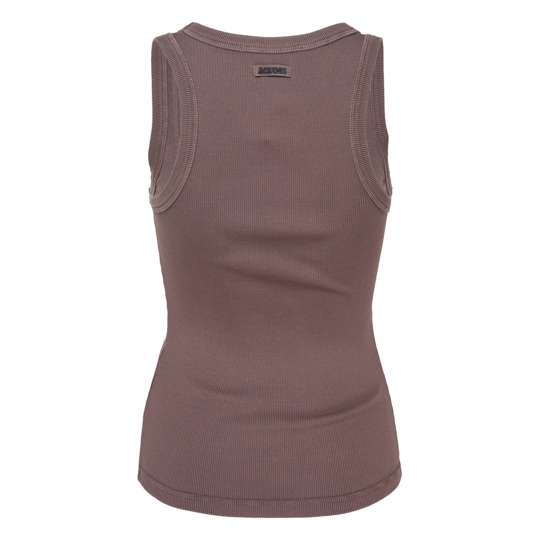 Jacquemus gros grain ribbed jersey tank top in mauve, featuring a deep scoop neckline, structured straps, and a woven brand label at the back neck - view 2
