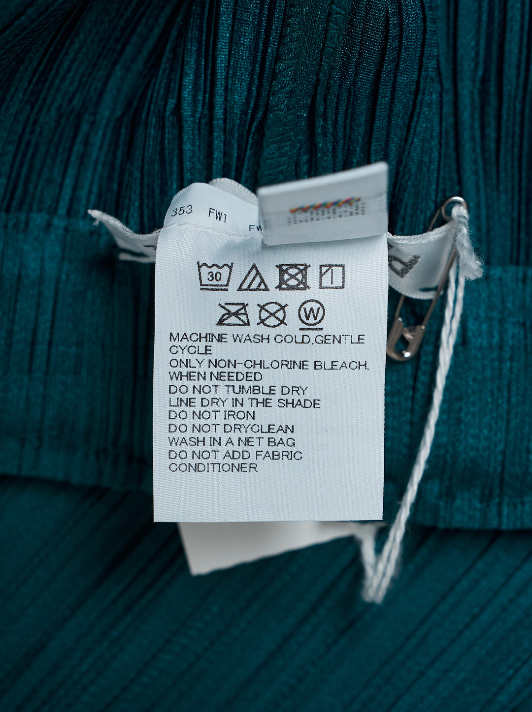 PLEATS PLEASE ISSEY MIYAKE Monthly Colors : October - view 4