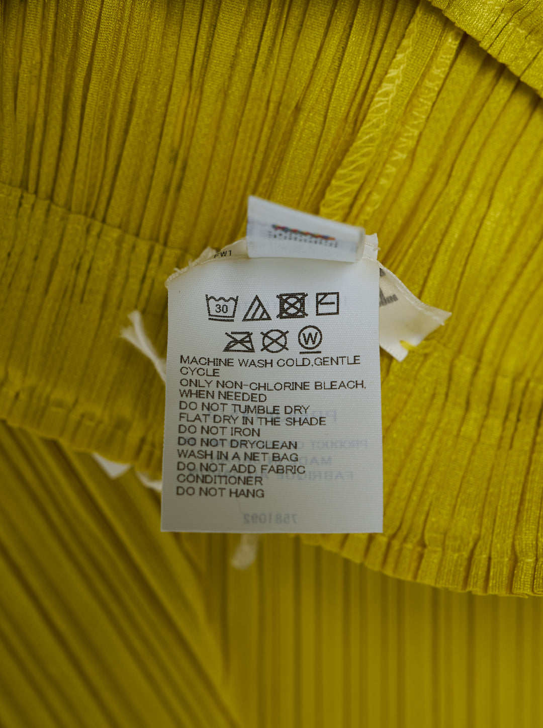 PLEATS PLEASE ISSEY MIYAKE Monthly Colors : October - view 4