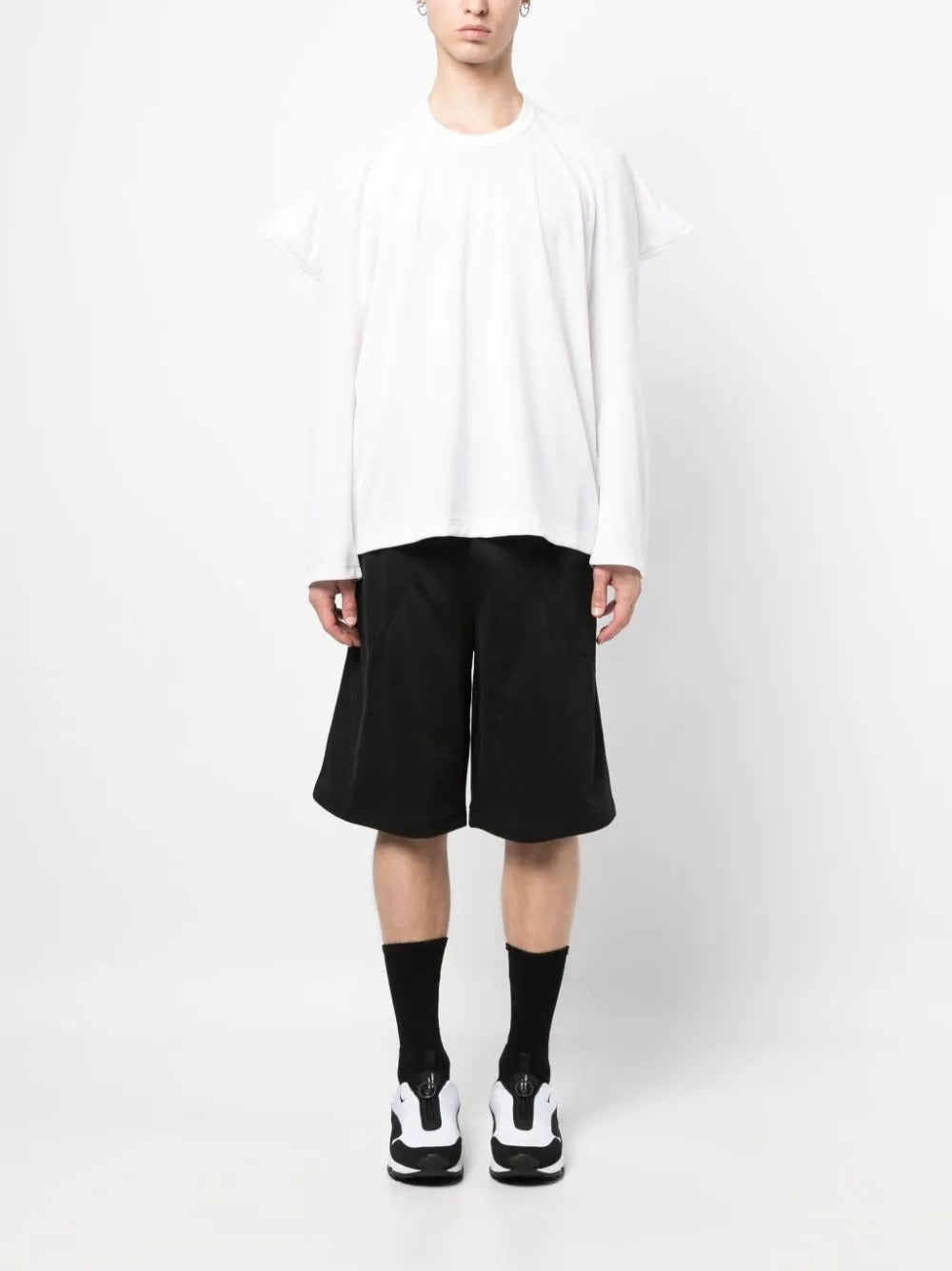 COMME-des-GARCONS-HOMME-PLUS-Asymetircal-Sleeve-T-Shirt-White-2