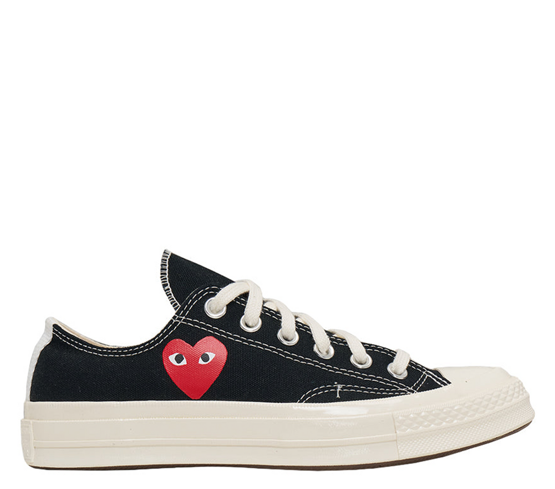 Red Heart All Stars Comme Des Garçons BEIGE PLAY COMME DES GARÇONS